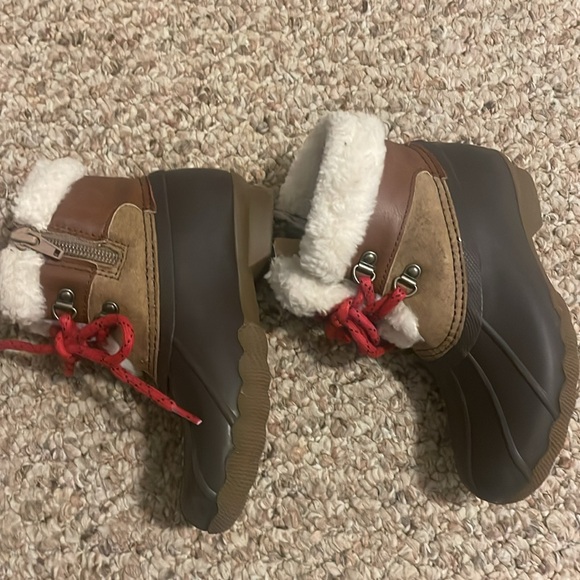 Girls Sperry winter boots - Picture 2 of 5